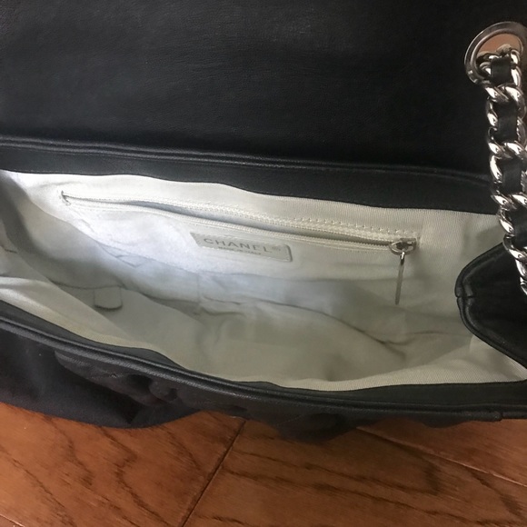 SOLD!!! Chanel Medium Flap Chain Around Bag - Picture 6 of 8